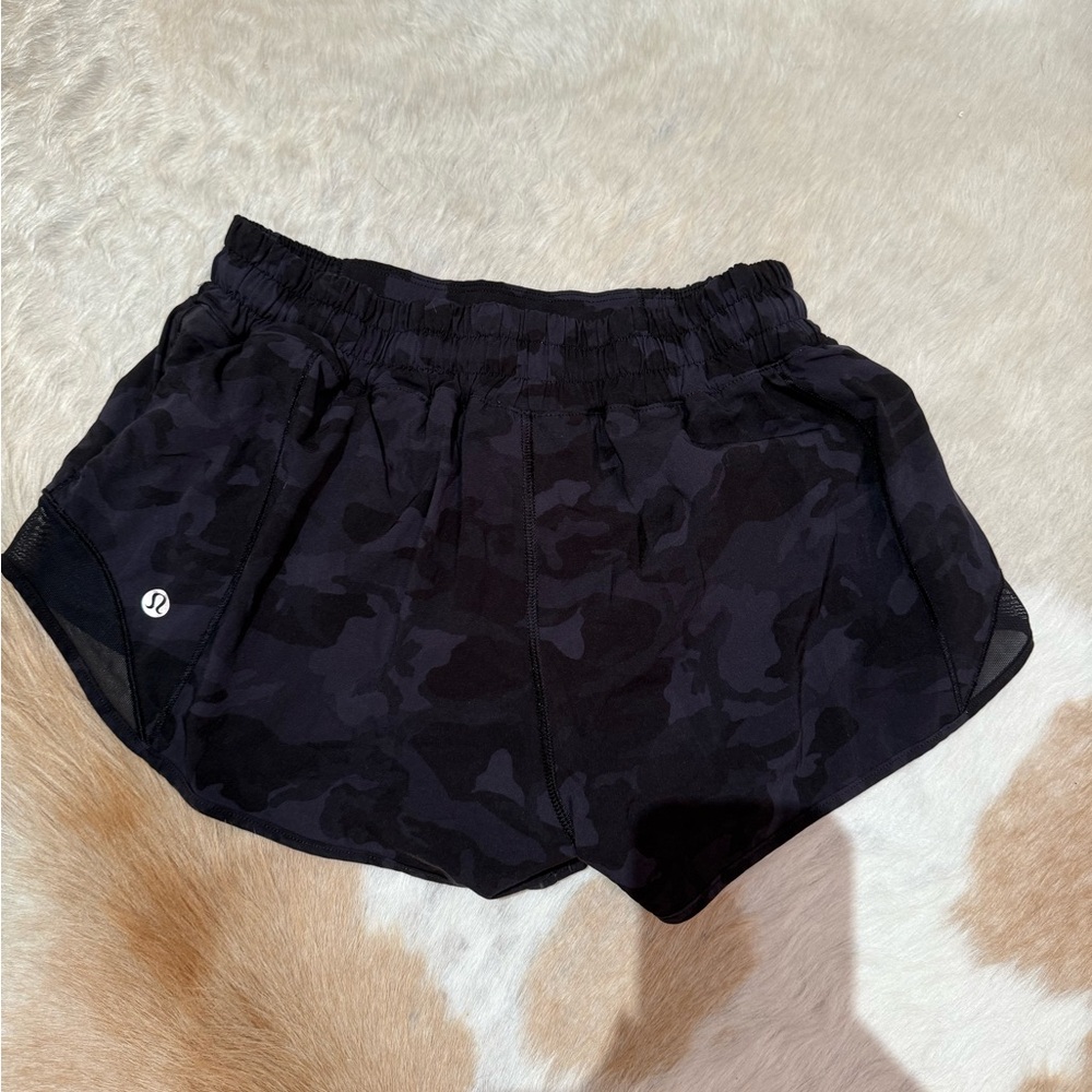 Lululemon Athletica Hotty Hot 2.5 - Picture 2 of 2